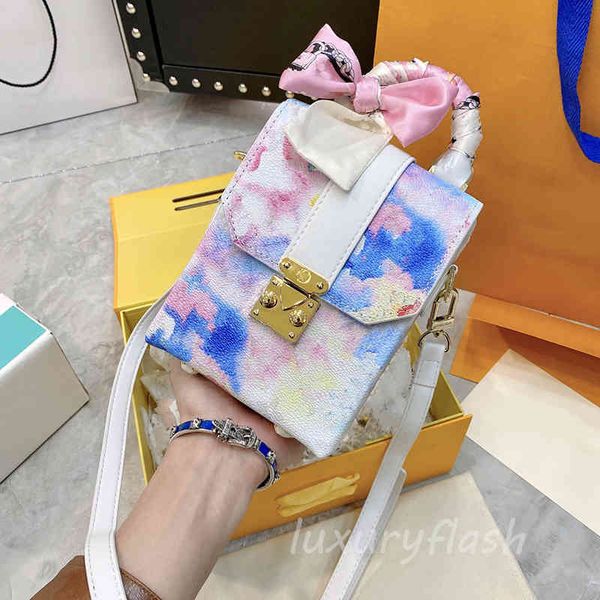 louis vutton bag2021 latest mini small box bag shoulder crossbody bags tote european and american fashion trend designers lady
louis vutton bag2021 latest mini small box bag shoulder crossbody bags tote european and american fashion trend designers lady