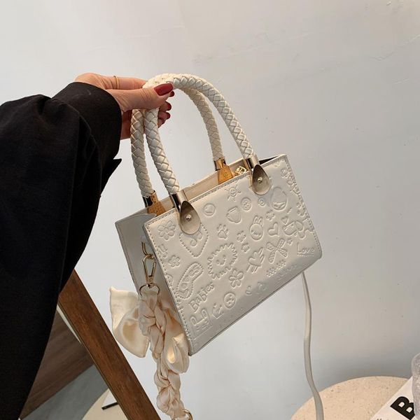 evening bags fashion womens handbags fashionable hand-held 2021 red style women's simple cross carrying versatile small square bag purs 
evening bags fashion womens handbags fashionable hand-held 2021 red style women's simple cross carrying versatile small square bag purs