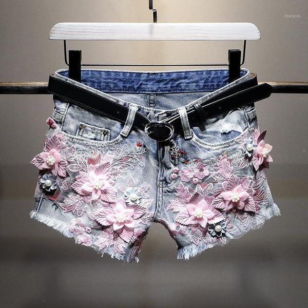 ladies streetwear women korean style pink embroidered flower lace plus size short jeans women's shorts, White;black
ladies streetwear women korean style pink embroidered flower lace plus size short jeans women's shorts, White;black
