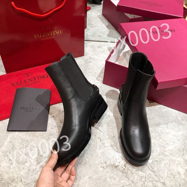 valentin the new rubber short boots jelly color half shoes bottom 6 cm high help thick wholesale round toes plain luxury goods size35-41, Black
valentin the new rubber short boots jelly color half shoes bottom 6 cm high help thick wholesale round toes plain luxury goods size35-41, Black