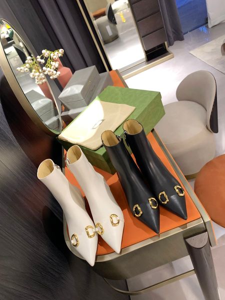 designer luxury middle tube martin boots autumn winter women's 2021 pointed toe 2.5cm heightened single boot black and white short boot
designer luxury middle tube martin boots autumn winter women's 2021 pointed toe 2.5cm heightened single boot black and white short boot