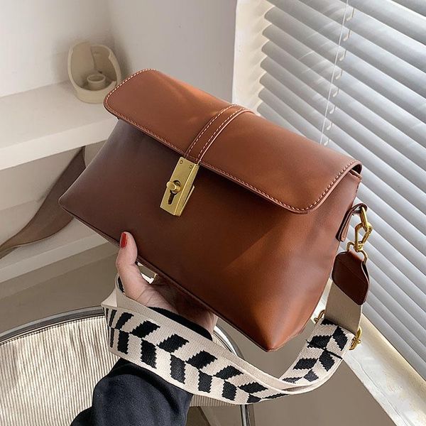 2021 small pu leather solid color crossbody shoulder bag for lady fashion luxury travel handbags and purses
2021 small pu leather solid color crossbody shoulder bag for lady fashion luxury travel handbags and purses