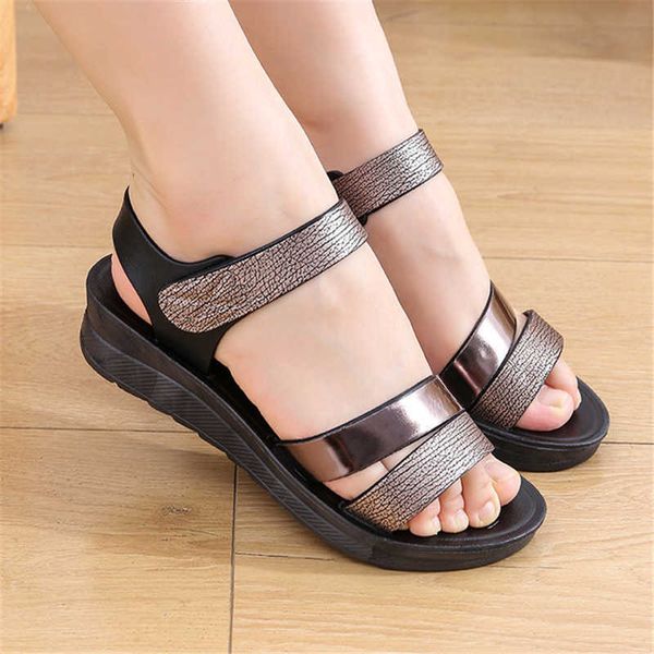 fashion summer sandal open toe breathable slippers ladies antiskid mother's shoes strappy brand outdoor sandals for work 210624, Black
fashion summer sandal open toe breathable slippers ladies antiskid mother's shoes strappy brand outdoor sandals for work 210624, Black