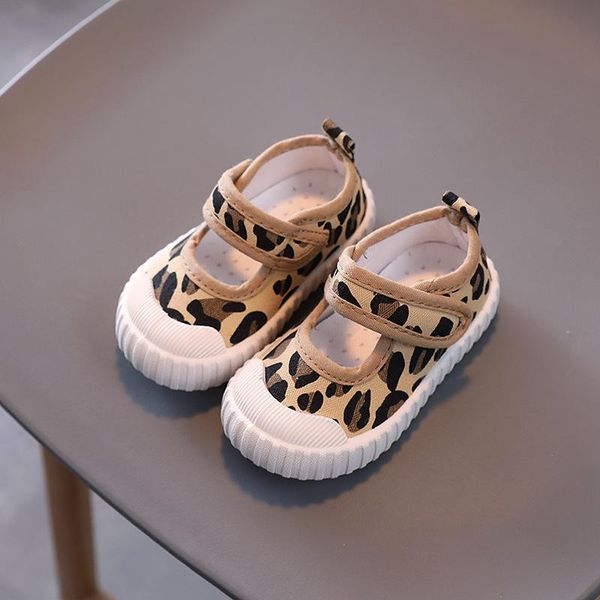 first walkers baby girls canvas shoes spring and autumn soft-soled children square mouth single
first walkers baby girls canvas shoes spring and autumn soft-soled children square mouth single