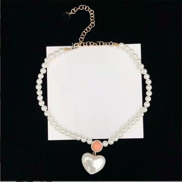 luxury jewelry heart shaped middle rhinestone pearl brass necklace european and american fashion simple sweater chain, Golden;silver 
luxury jewelry heart shaped middle rhinestone pearl brass necklace european and american fashion simple sweater chain, Golden;silver