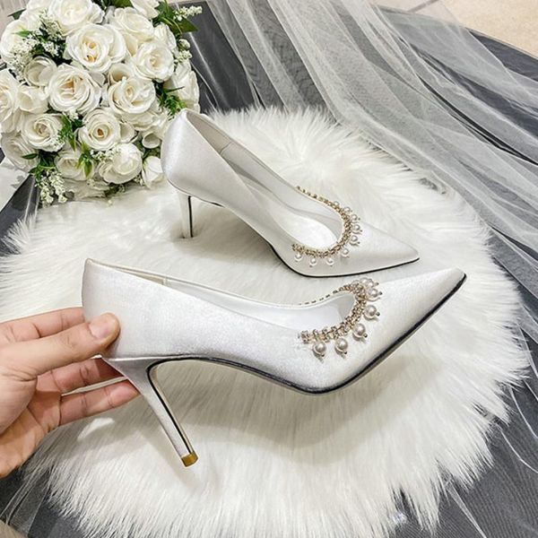 dress shoes 2021 champagne color bridal whitedress wedding bridesmaid pearl chain large size high heels, Black
dress shoes 2021 champagne color bridal whitedress wedding bridesmaid pearl chain large size high heels, Black