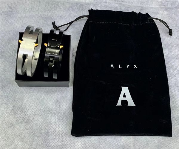 2021 new bangles masculino feminino oco metal 1017 alyx 9sm bangle 19-0112 pulseira de ao inoxidvel ibj7, Golden;silver
2021 new bangles masculino feminino oco metal 1017 alyx 9sm bangle 19-0112 pulseira de ao inoxidvel ibj7, Golden;silver