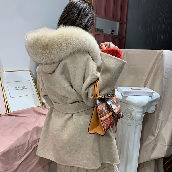 2021 new double cashmere jacket long autumn fur collar of female wool fox ug9d, Black
2021 new double cashmere jacket long autumn fur collar of female wool fox ug9d, Black