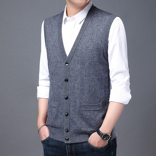 2021 new autum knit sweater vest cardigan mens v neck korean cool woolen casual winter mens clothes, Black;white
2021 new autum knit sweater vest cardigan mens v neck korean cool woolen casual winter mens clothes, Black;white
