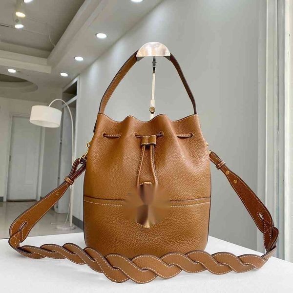 luxury handbags and storage outlet tb bucket made of lychee cow hide. the is equipped with long short shoulder straps de
luxury handbags and storage outlet tb bucket made of lychee cow hide. the is equipped with long short shoulder straps de