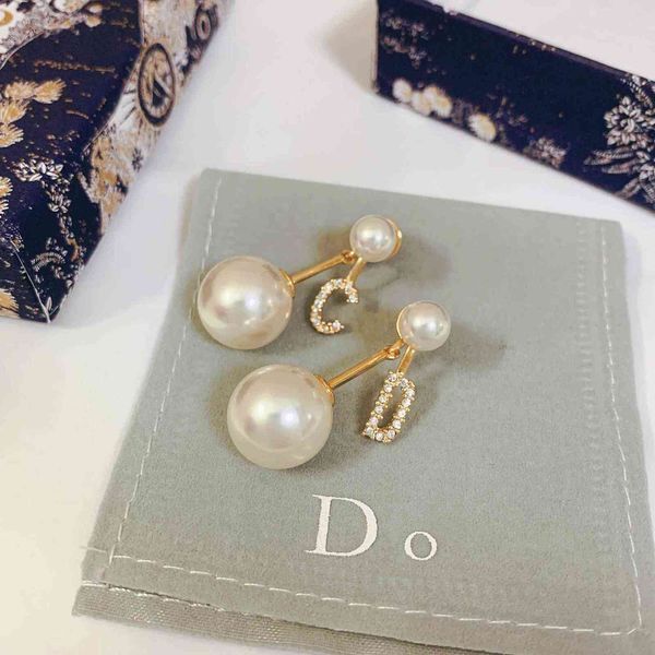factory specials aa designer letter inlaid diamond asymmetric pearl cd925 silver needle female fairy earrings d62t nrez, Golden
factory specials aa designer letter inlaid diamond asymmetric pearl cd925 silver needle female fairy earrings d62t nrez, Golden