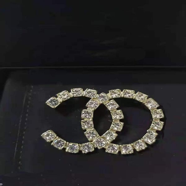 2021 new style xiangjia xiaoxiangfeng fashion net red same water drill brooch simple versatile pin, Gray