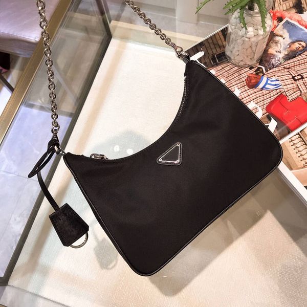 purse, handbag, shoulderbag, messengerbag, fashionbag, baguettebag, Red;black
purse, handbag, shoulderbag, messengerbag, fashionbag, baguettebag, Red;black