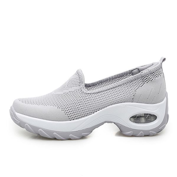 2020 new breathable dance shoe womens square single shake summer womens rocking shoes cross-border large size mom shoes new, Black;white
2020 new breathable dance shoe womens square single shake summer womens rocking shoes cross-border large size mom shoes new, Black;white
