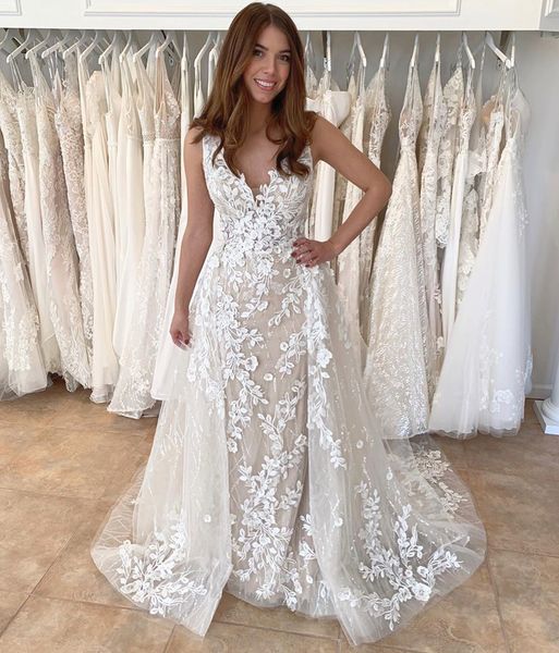 deep v neck lace mermaid wedding dresses with detachable train appliqued plus size bridal gowns, White
deep v neck lace mermaid wedding dresses with detachable train appliqued plus size bridal gowns, White