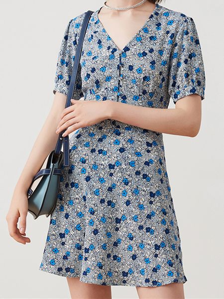 2021 new vintage v neck feminino mini vestido floral impresso manga curta com boto doce senhoras frias vestidos de vero j6t6, Black;gray
2021 new vintage v neck feminino mini vestido floral impresso manga curta com boto doce senhoras frias vestidos de vero j6t6, Black;gray