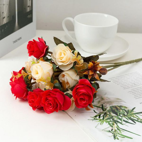 wedding party table decoration artificial decorative double-colors 12-head vintage silk rose flowers home decor supplier
wedding party table decoration artificial decorative double-colors 12-head vintage silk rose flowers home decor supplier