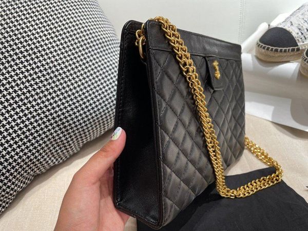 2022 luxurys women victoire baby cluthch shoulder tote satchels handbags for women with dust bag chains purse 24*19 lcm
2022 luxurys women victoire baby cluthch shoulder tote satchels handbags for women with dust bag chains purse 24*19 lcm