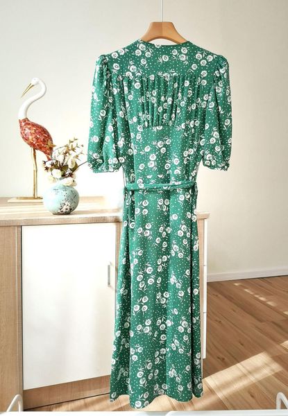 2021 new nova mulher verde flor impresso envoltrio de manga curta estilo francs vero fresco midi vestido ukmc, Black;gray
2021 new nova mulher verde flor impresso envoltrio de manga curta estilo francs vero fresco midi vestido ukmc, Black;gray