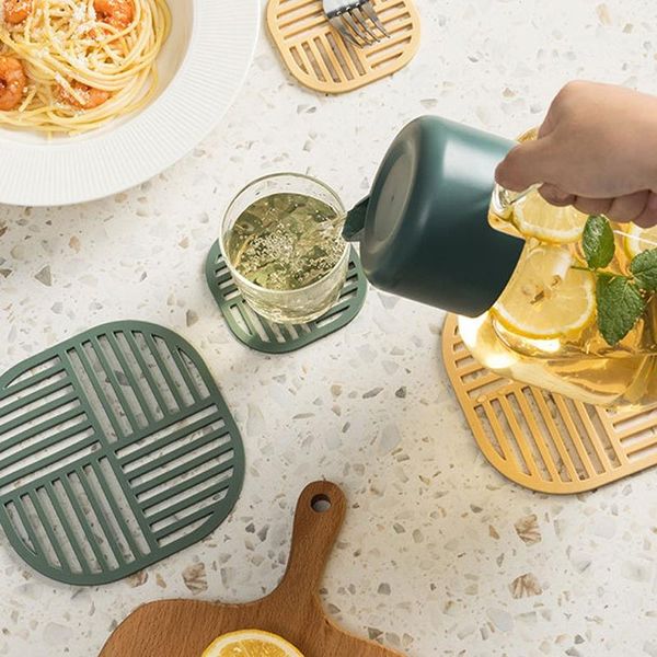 mats & pads 2021 cups hollow insulation household soft silicone non-slip anti-scalding tea soup placematsup coasters mat
mats & pads 2021 cups hollow insulation household soft silicone non-slip anti-scalding tea soup placematsup coasters mat