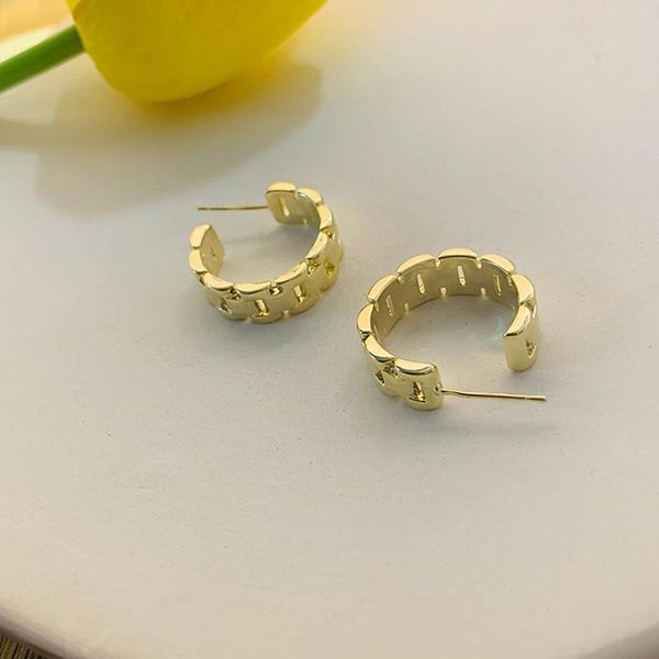 hoop & huggie tarcliy strap chain c-shaped open circle earring simple gold color hollow metal women temperament party jewelry, Golden;silver
hoop & huggie tarcliy strap chain c-shaped open circle earring simple gold color hollow metal women temperament party jewelry, Golden;silver