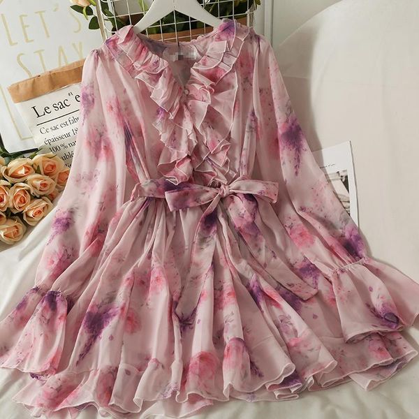 casual dresses autumn printed chiffon dress women v-neck ruffle flare long sleeve high waist mini female party 2021, Black;gray
casual dresses autumn printed chiffon dress women v-neck ruffle flare long sleeve high waist mini female party 2021, Black;gray