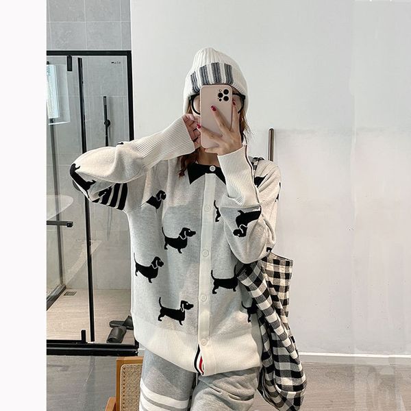 21 autumn full body dog four bars loose and versatile knitted cardigan coat women, White
21 autumn full body dog four bars loose and versatile knitted cardigan coat women, White