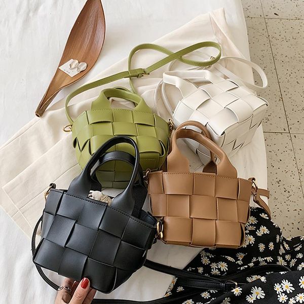 cross body women's pu woven bucket handbag high-quality leather drawstring diagonal bag woman designer solid travel shoulder women 2021
cross body women's pu woven bucket handbag high-quality leather drawstring diagonal bag woman designer solid travel shoulder women 2021