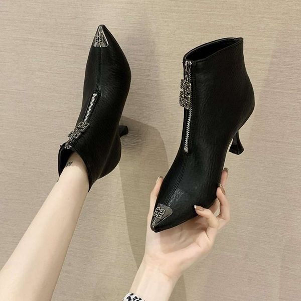 designer boots slim women's new fashion pointed thin heel in autumn and winter 2020, White;red
designer boots slim women's new fashion pointed thin heel in autumn and winter 2020, White;red