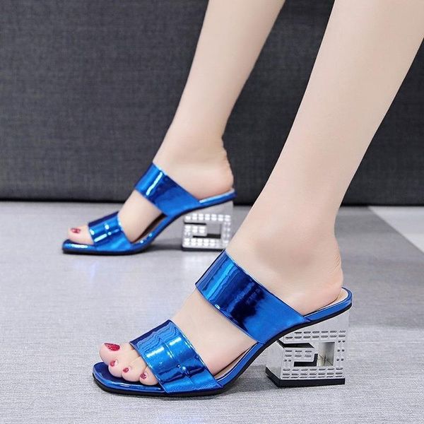 women's sandals 2021 summer new women's thick-heeled sandals and slippers fashion all-match high-heeled slippers, Black
women's sandals 2021 summer new women's thick-heeled sandals and slippers fashion all-match high-heeled slippers, Black