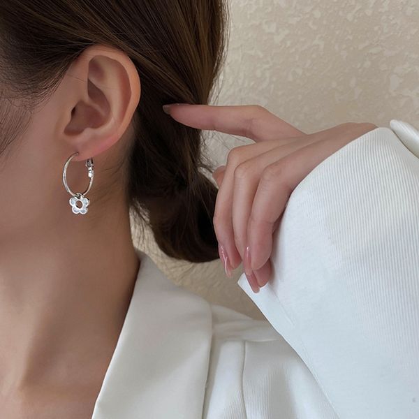 dangle & chandelier korea simple and cold wind small flower temperament niche forest fresh net red circle earrings women silver color
dangle & chandelier korea simple and cold wind small flower temperament niche forest fresh net red circle earrings women silver color
