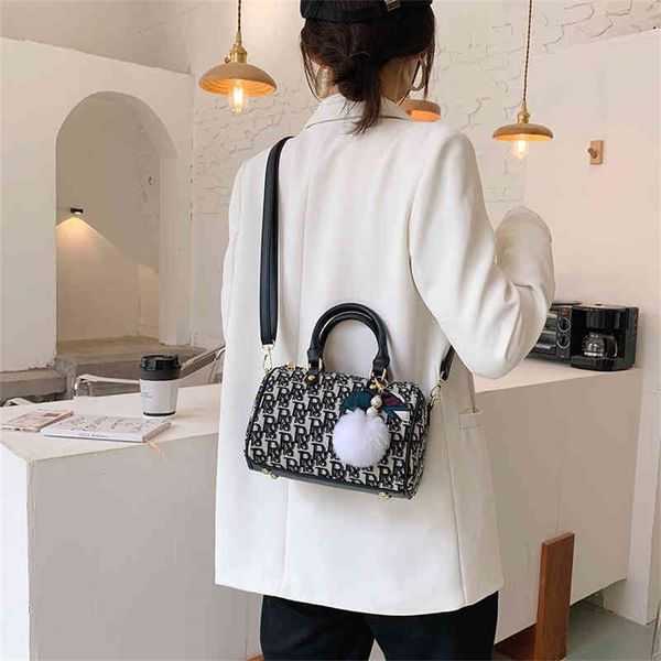 designer sale portable small bag female fashion letter foreign style one shoulder messenger boston bag
designer sale portable small bag female fashion letter foreign style one shoulder messenger boston bag
