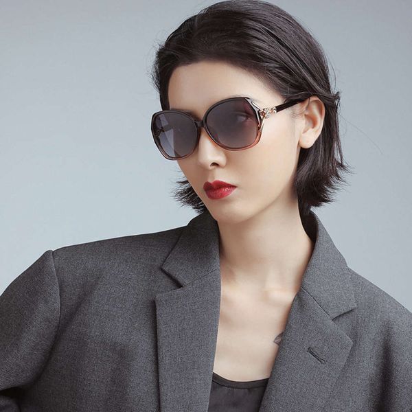 2020 new fashion polarized sunglasses women's 7325 large frame inlaid with diamond four leaf grass chaowang red same sunglasses batch, White;black
2020 new fashion polarized sunglasses women's 7325 large frame inlaid with diamond four leaf grass chaowang red same sunglasses batch, White;black