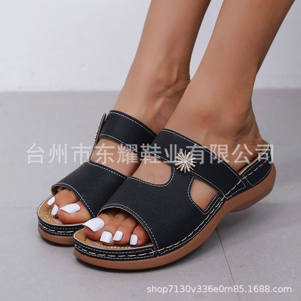 luxury slippers 2021 summer flat bottom slope heel hollow diamond embroidered large women's sandals, Black
luxury slippers 2021 summer flat bottom slope heel hollow diamond embroidered large women's sandals, Black