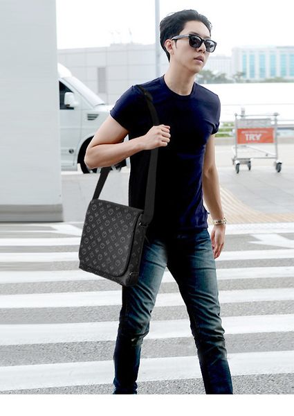 clasic shoulder bags messenger mens handbags backpack tote crossbody purses womens leather clutch wallet letter print
clasic shoulder bags messenger mens handbags backpack tote crossbody purses womens leather clutch wallet letter print
