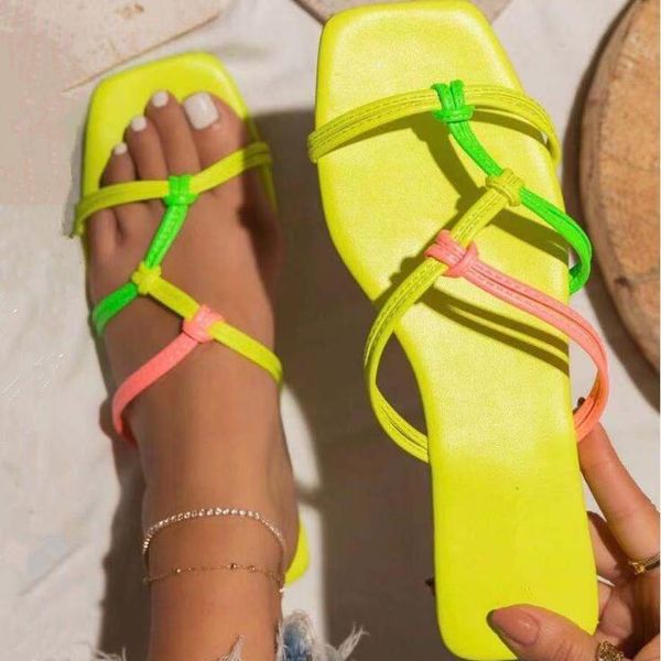 2021 spring/summer yellow thick-soled viscose shoes flat heel women slippers rhinestone artificial pu casual low-heeled sandal, Black
2021 spring/summer yellow thick-soled viscose shoes flat heel women slippers rhinestone artificial pu casual low-heeled sandal, Black