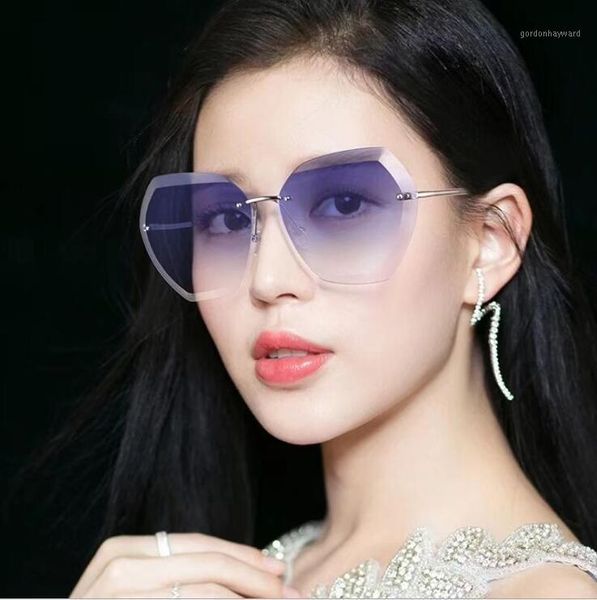 women square rimless sunglasses gradient lens transparent clear sun glasses for luxury vintage brand big ladies eyewear, White;black
women square rimless sunglasses gradient lens transparent clear sun glasses for luxury vintage brand big ladies eyewear, White;black