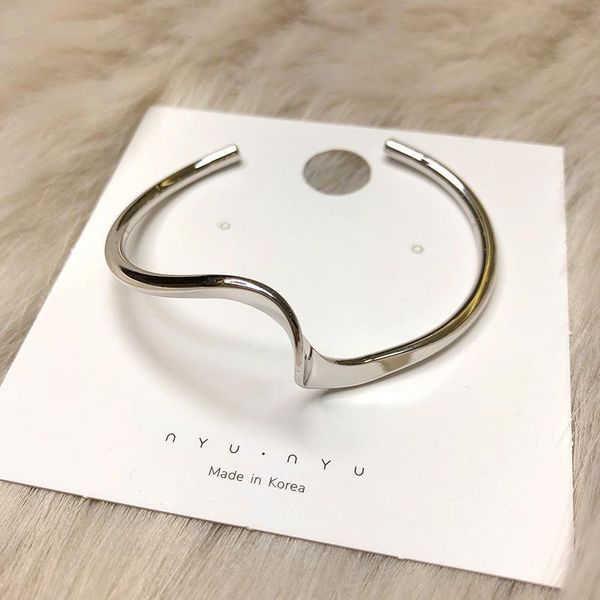 bangle 2021 metal wave open hand bracelet for women korean simple charm jewelry gothic girls classic accessorie, Black
bangle 2021 metal wave open hand bracelet for women korean simple charm jewelry gothic girls classic accessorie, Black