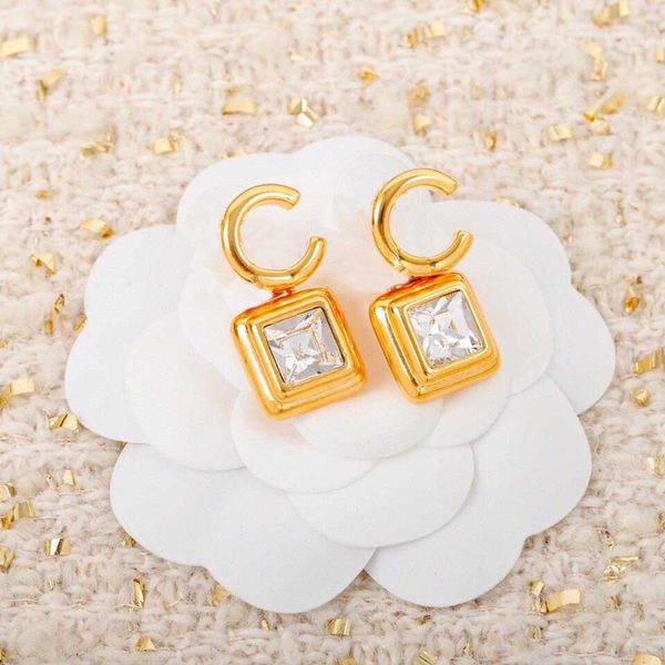 brass material drop earring with square diamond for women engagement jewelry with box ps4028, Golden
brass material drop earring with square diamond for women engagement jewelry with box ps4028, Golden