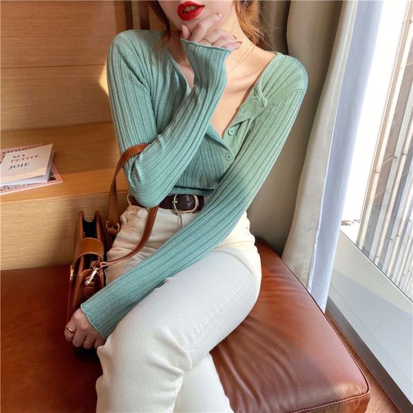 v-neck bottomed t-shirt for women in spring with new 2020 design slim autumn and winter sweater, White;black
v-neck bottomed t-shirt for women in spring with new 2020 design slim autumn and winter sweater, White;black