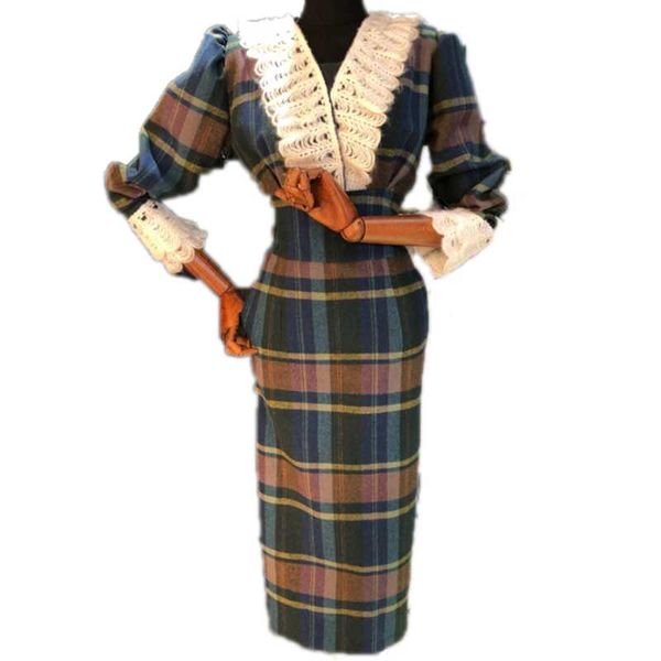 casual dresses auutmn winter vintage plaid woolen dress women lace patchwork v-neck slim package hip, Black;gray
casual dresses auutmn winter vintage plaid woolen dress women lace patchwork v-neck slim package hip, Black;gray