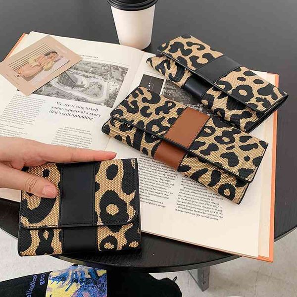 2022 factory wholesale new leopard print new multi card position short bag three fold pu wallet women's japanese and korean version lon, Red;black
2022 factory wholesale new leopard print new multi card position short bag three fold pu wallet women's japanese and korean version lon, Red;black
