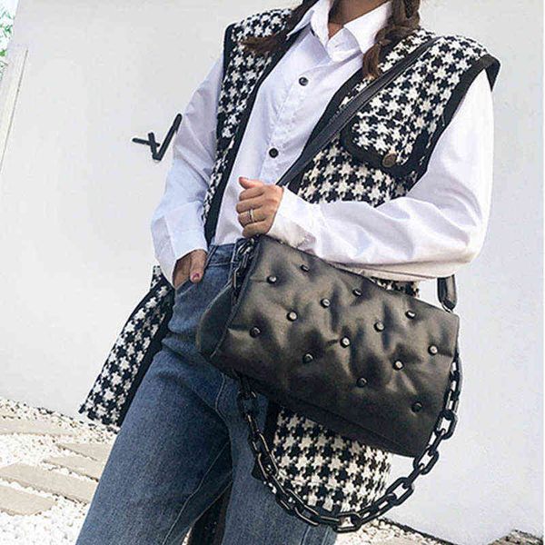 luxury women's shoulder bags designer thick chain crossbody and handbag female brand clutch lady rivet button purse
luxury women's shoulder bags designer thick chain crossbody and handbag female brand clutch lady rivet button purse