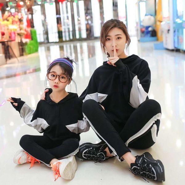 leisure women's drs 2021 spring new parent child color matching sweater and underpants two piece suit fashion, Blue
leisure women's drs 2021 spring new parent child color matching sweater and underpants two piece suit fashion, Blue
