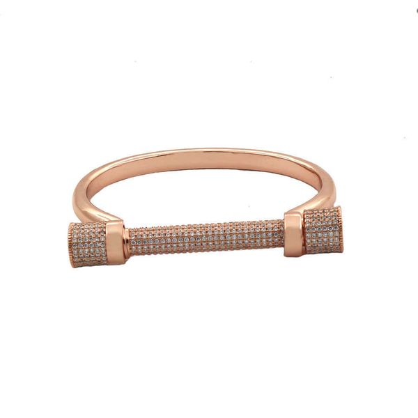 baoliren pink-gold black pave zircon screw clasp horseshoe d letter bangle for women q0720
baoliren pink-gold black pave zircon screw clasp horseshoe d letter bangle for women q0720