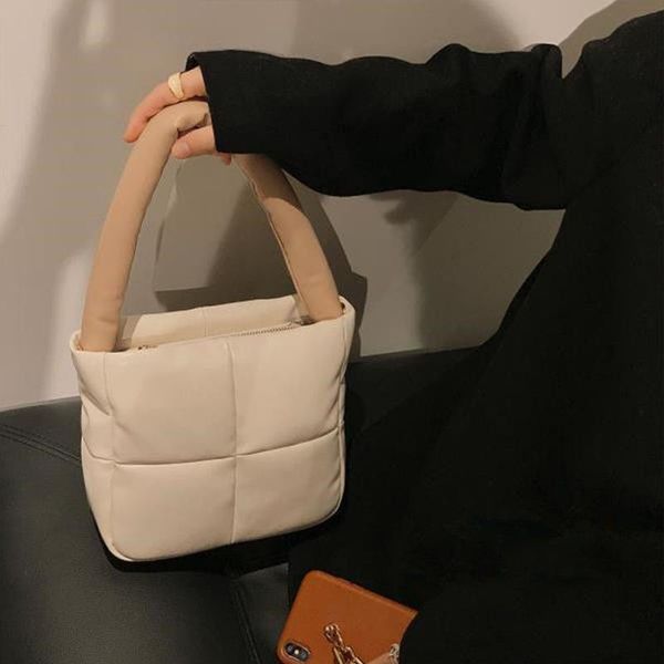 evening bags luxury baguette bag for women 2021 vintage soft space cotton lingge shoulder fashion designer mini purses flap handbags
evening bags luxury baguette bag for women 2021 vintage soft space cotton lingge shoulder fashion designer mini purses flap handbags