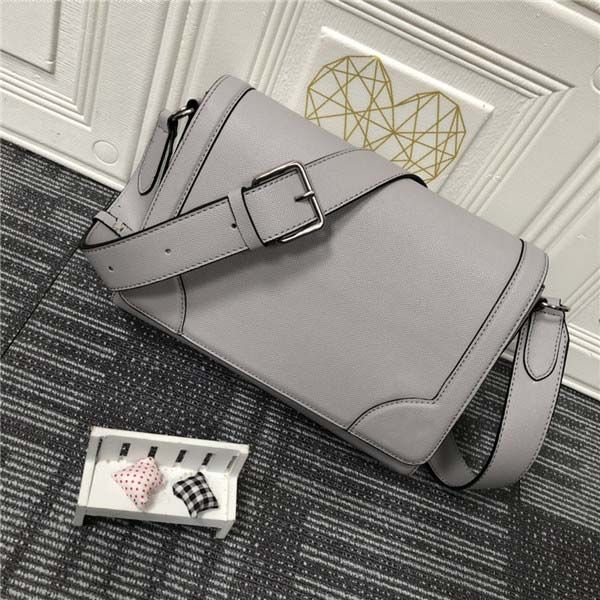 luxurys bags fashion designers mens crossbody flap embossing handbag chains real leather ladies shoulder bag purse cross body clutch handbag
luxurys bags fashion designers mens crossbody flap embossing handbag chains real leather ladies shoulder bag purse cross body clutch handbag