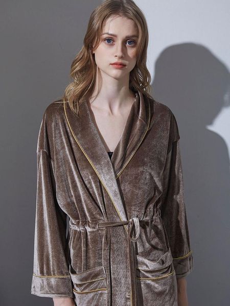 women's sleepwear robes women velvet long nightgown homedress autumn winter full sleeves warm large size female dressing gown, Black;red
women's sleepwear robes women velvet long nightgown homedress autumn winter full sleeves warm large size female dressing gown, Black;red