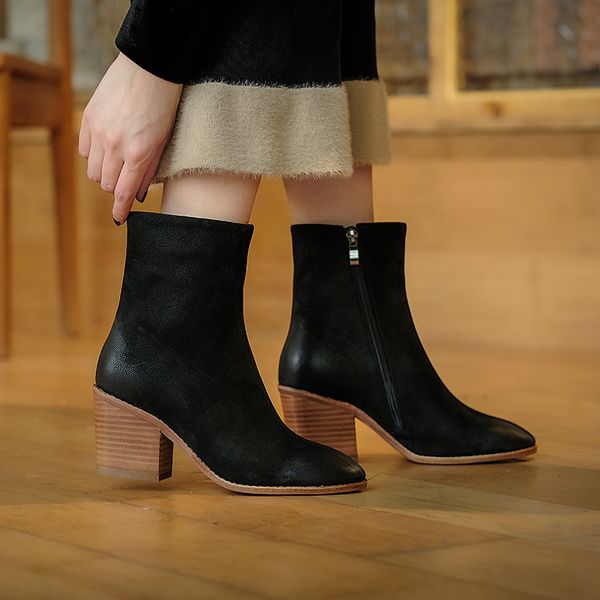 2021 new vintage women boots low heels buckle cowboy mid-calf boots fashion casual platform shoes plus size 34-43 ankle boots, Black
2021 new vintage women boots low heels buckle cowboy mid-calf boots fashion casual platform shoes plus size 34-43 ankle boots, Black