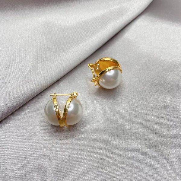 c pearl two-sided ear buckle exquisite wild explosions s925 silver earrings.luxurys designers jewelry, Golden;silver
c pearl two-sided ear buckle exquisite wild explosions s925 silver earrings.luxurys designers jewelry, Golden;silver